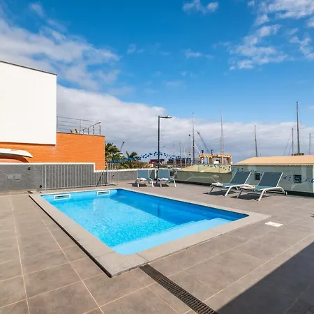 Luxury Seafront Escape Ii Apartment