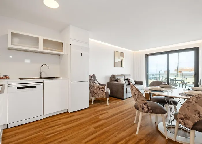 Luxury Seafront Escape Ii 카니살