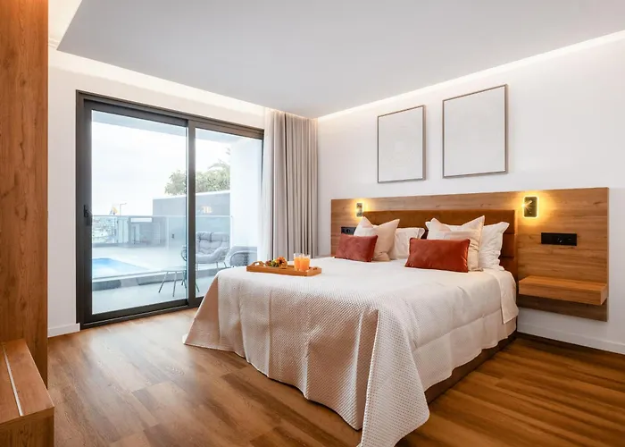 Luxury Seafront Escape Ii *