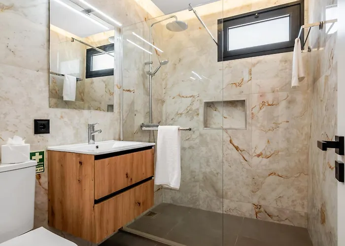 Luxury Seafront Escape Ii Apartament